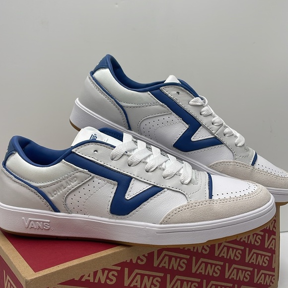 Vans Men’s Lowland Cc Jmp R
Court Navy/White
VN0007P2NAV
Sneakers - Picture 8 of 16